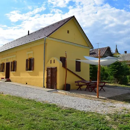 Porrogi Fenyo Vendeghaz *