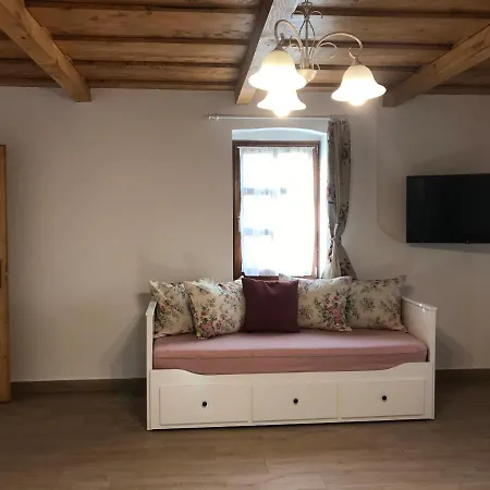 Porrogi Fenyo Vendeghaz Apartment *
