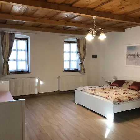 Porrogi Fenyo Vendeghaz * Porrog