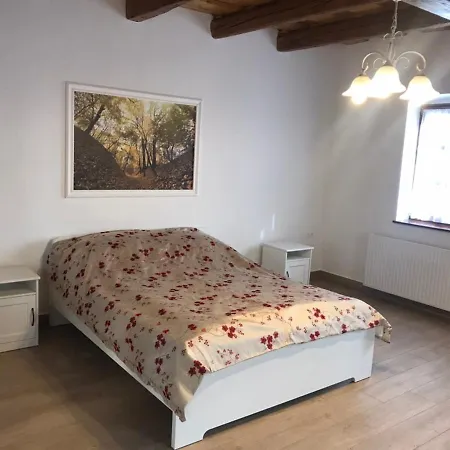 Porrogi Fenyo Vendeghaz * Porrog