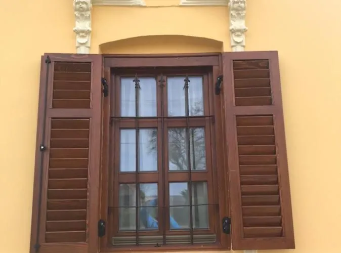 Porrogi Fenyo Vendeghaz